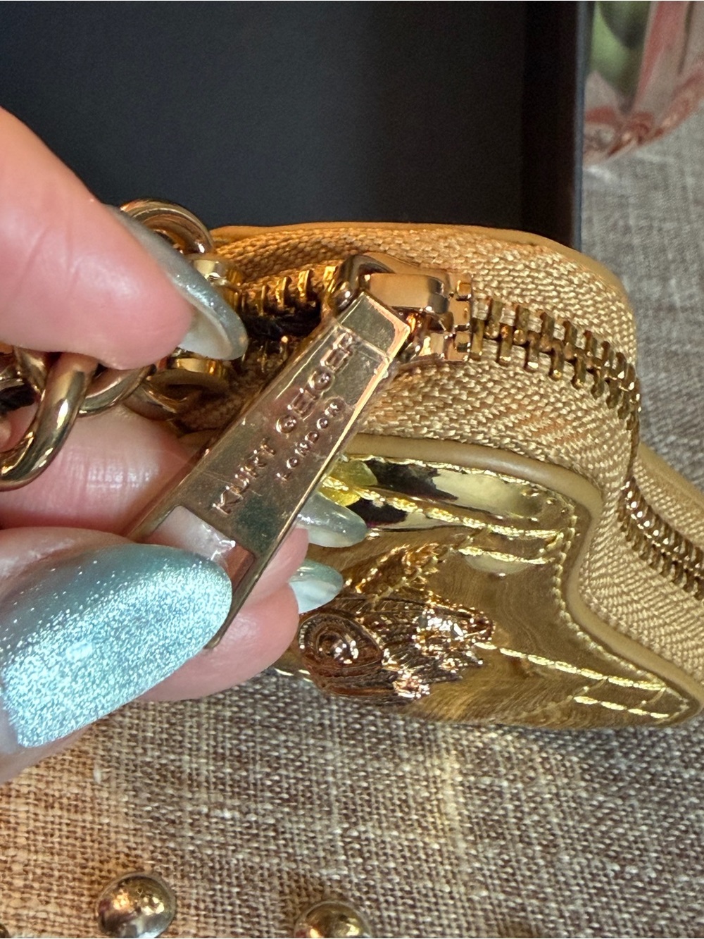 NIB Kurt Geiger Kensington quilted Goldtone heart charm keychain - Picture 6 of 12